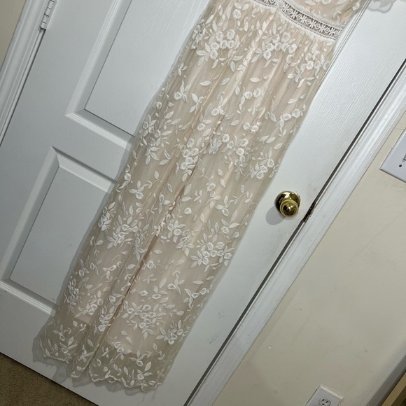 Aakaa Embroidery Ivory Lace over Lt Peach Maxi dress size S - Picture 9 of 15